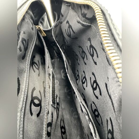 Auth Chanel Black Matte Leather Wild Stitch Surpique Medium Zip Around Tote Bag - Picture 16 of 16